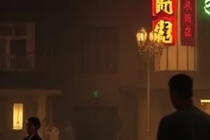 山脊上的邮路纪录片封面，山脊小道与背着邮包的身影